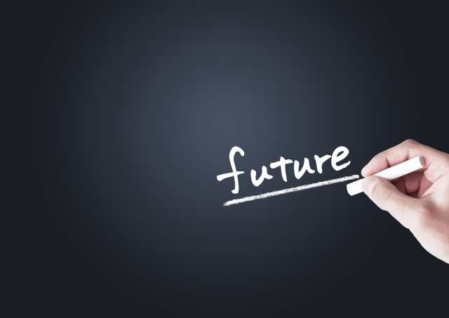 黒板にチョークでfutureと書かれている